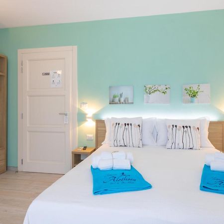أليستي Tenuta Aletheia B&B الغرفة الصورة