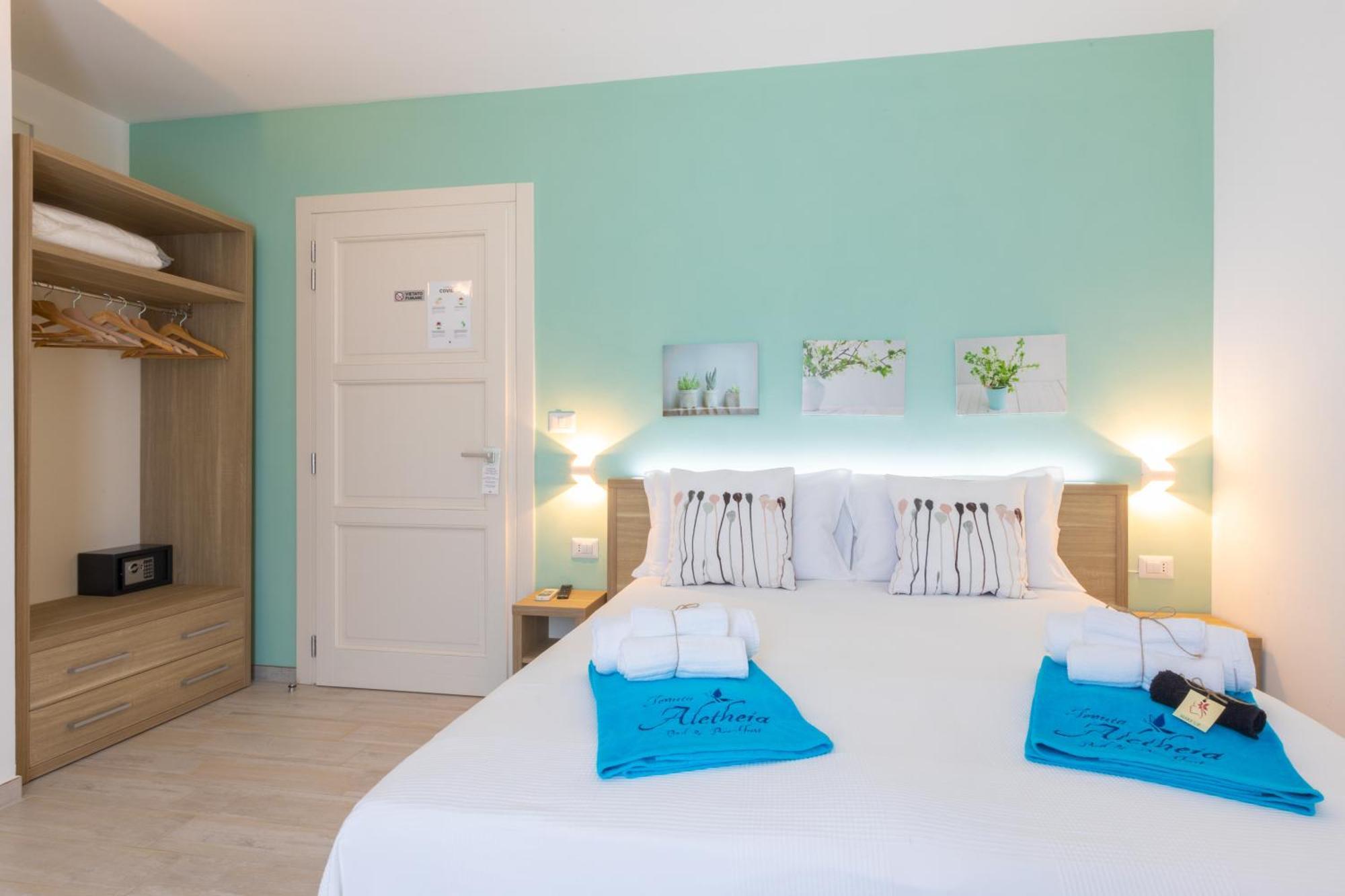 أليستي Tenuta Aletheia B&B الغرفة الصورة